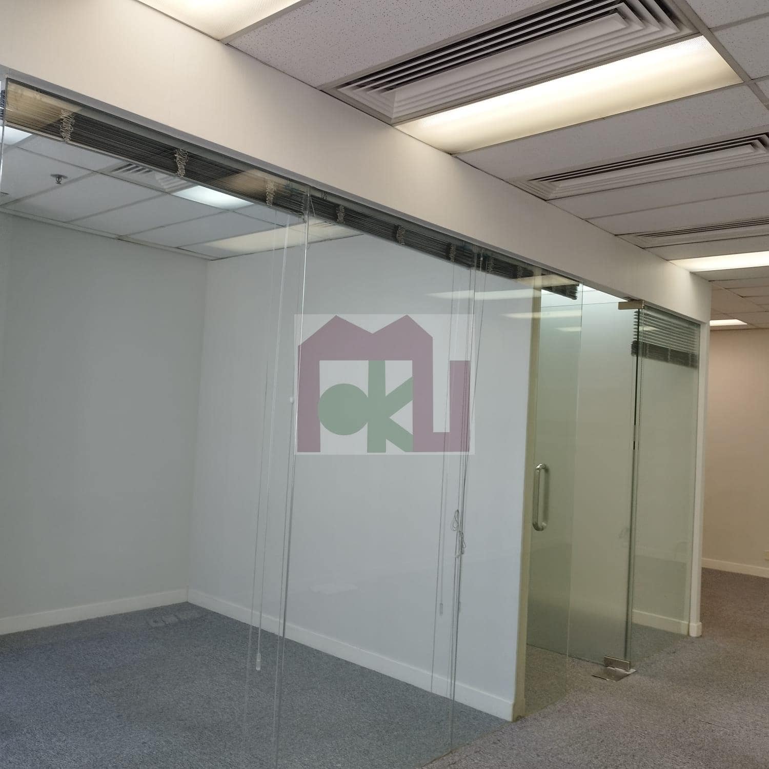 Metroplaza Tower 2 building or unit photo